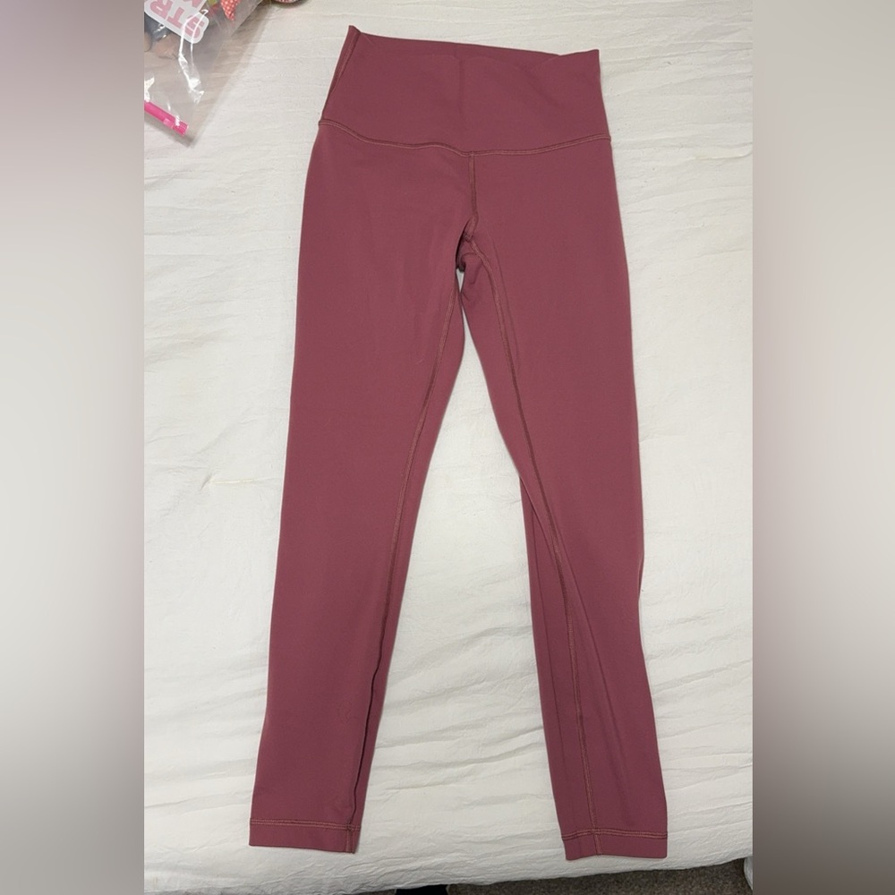 Wunder Under Lululemon leggings. Size 4